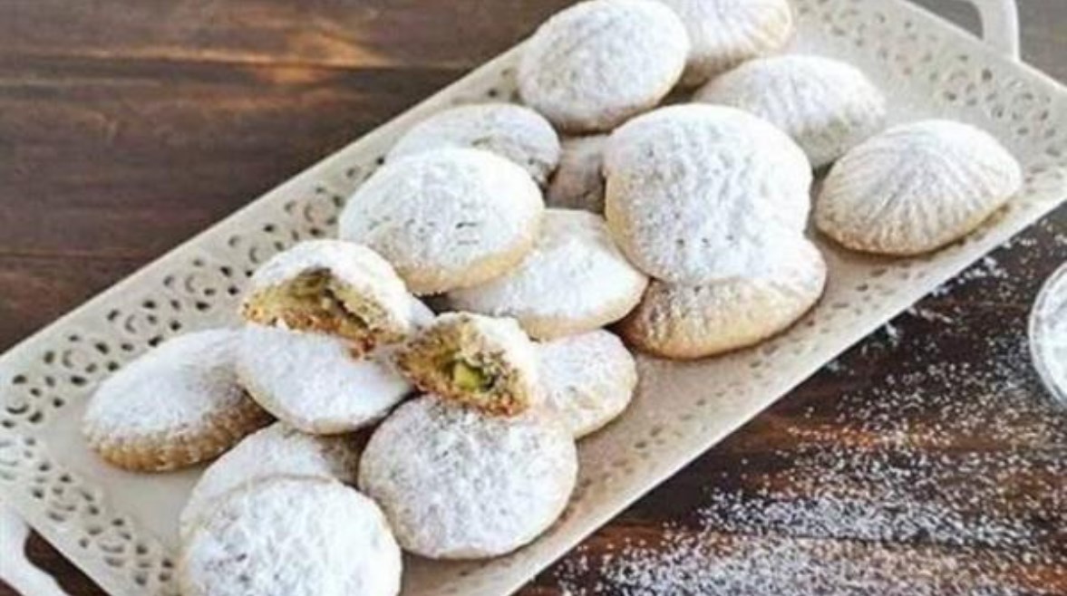 قائمة الأسعار.. طرح 40 طنًا من كعك العيد في المجمعات الاستهلاكية